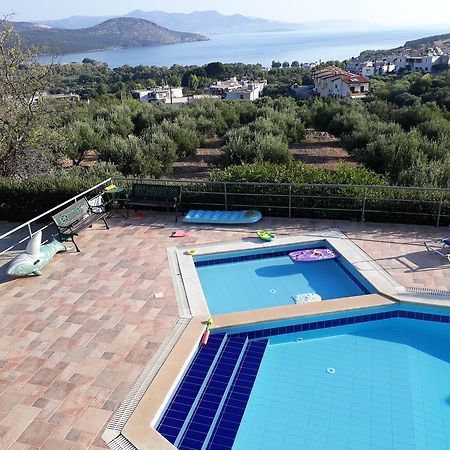 Stelios Apartments Istro Bagian luar foto