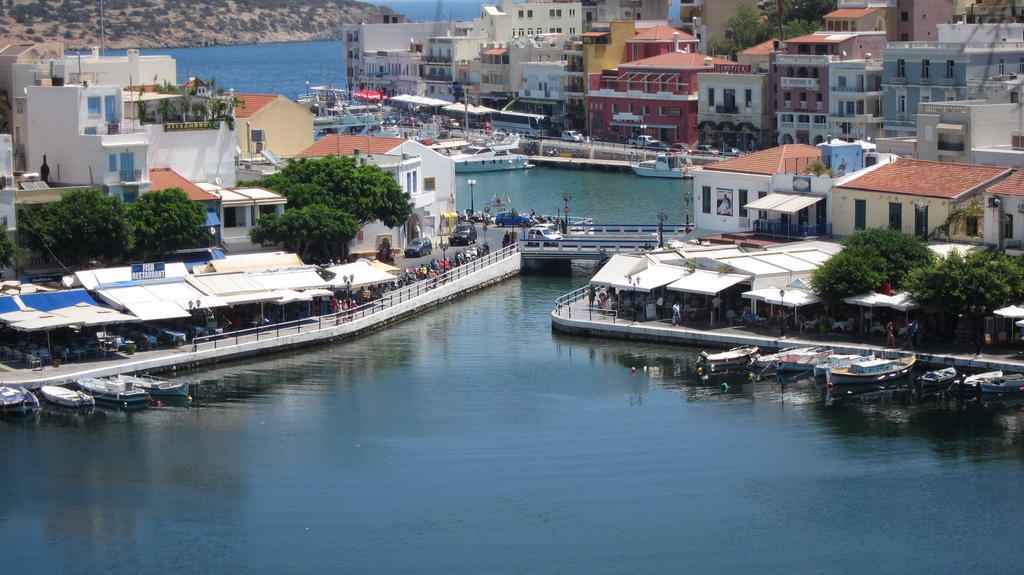 Stelios Apartments Istro Bagian luar foto