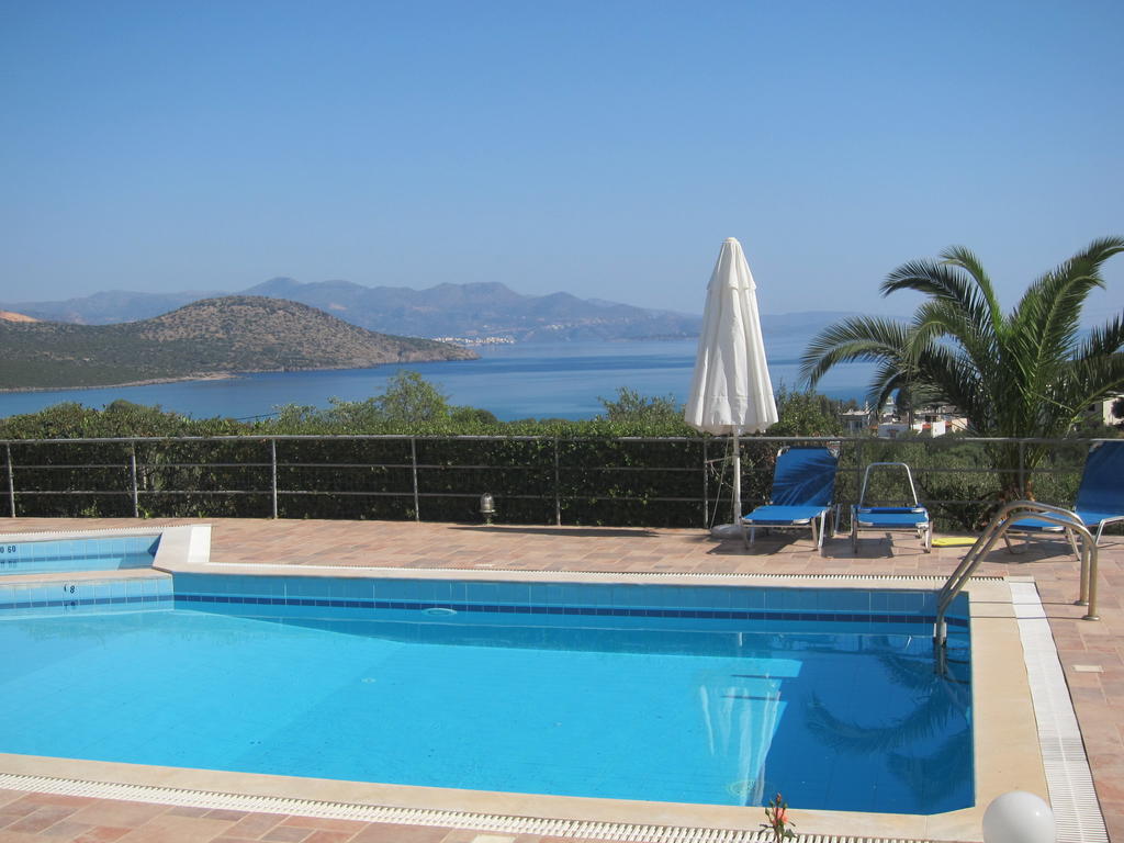 Stelios Apartments Istro Bagian luar foto