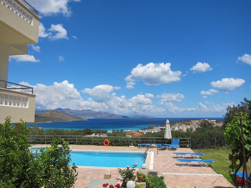 Stelios Apartments Istro Bagian luar foto