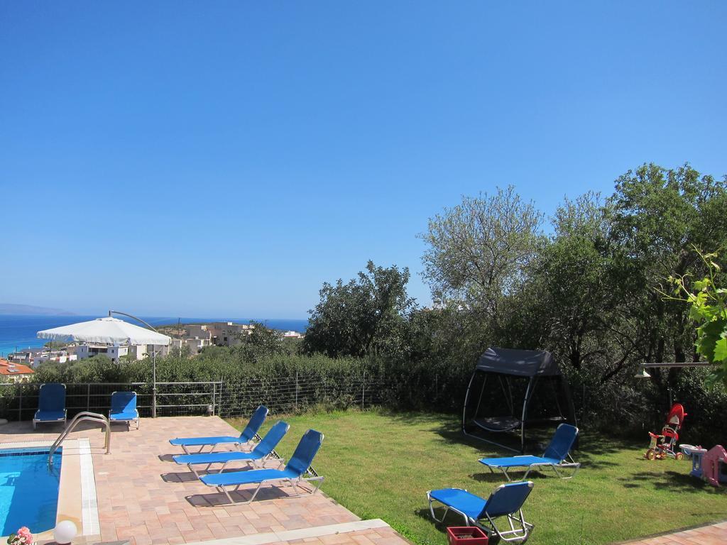 Stelios Apartments Istro Bagian luar foto