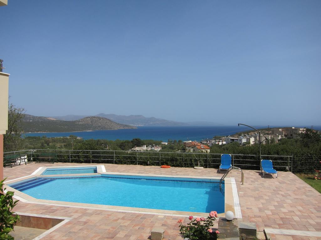 Stelios Apartments Istro Bagian luar foto