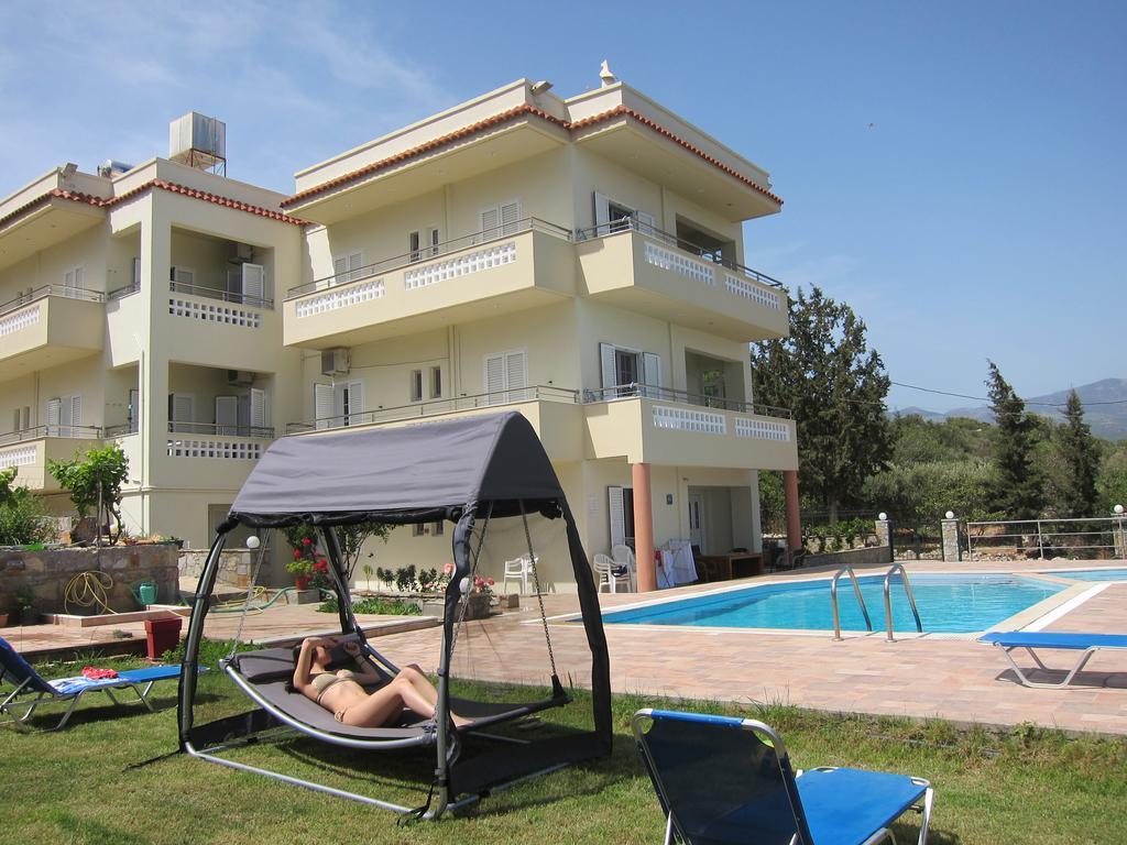 Stelios Apartments Istro Bagian luar foto