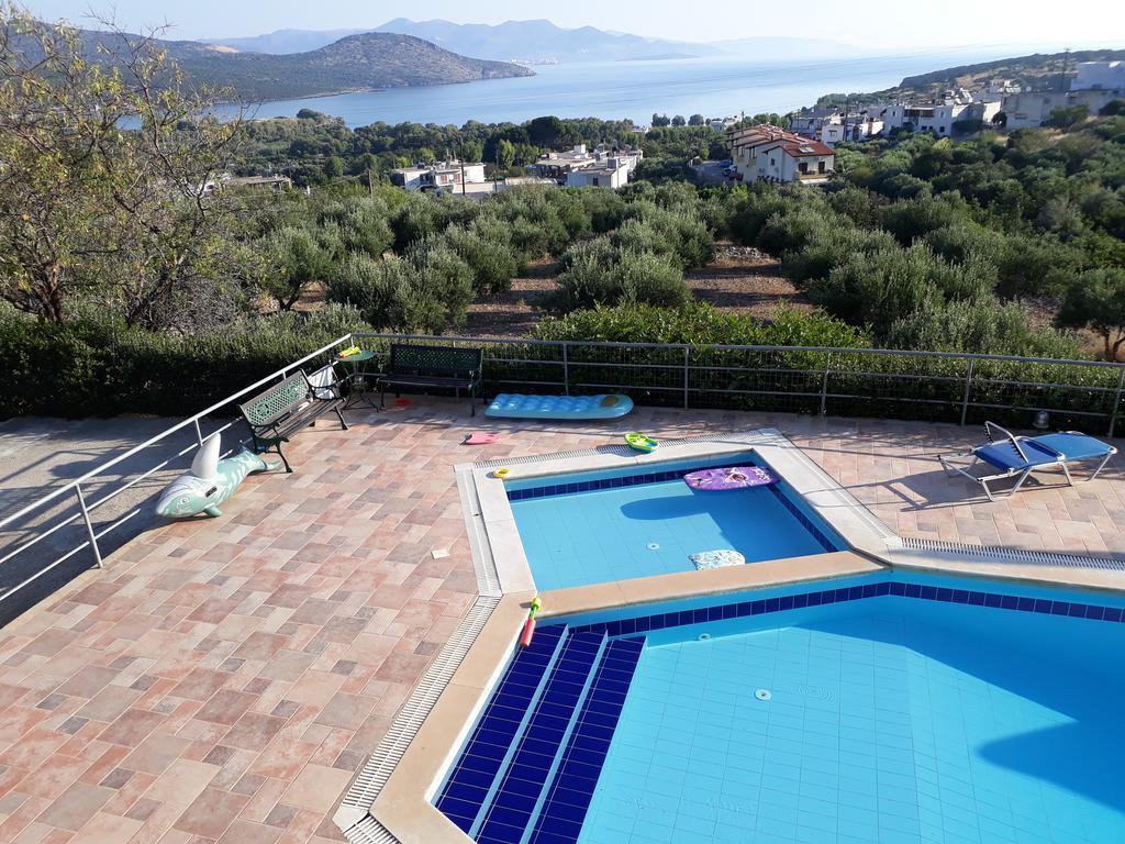 Stelios Apartments Istro Bagian luar foto
