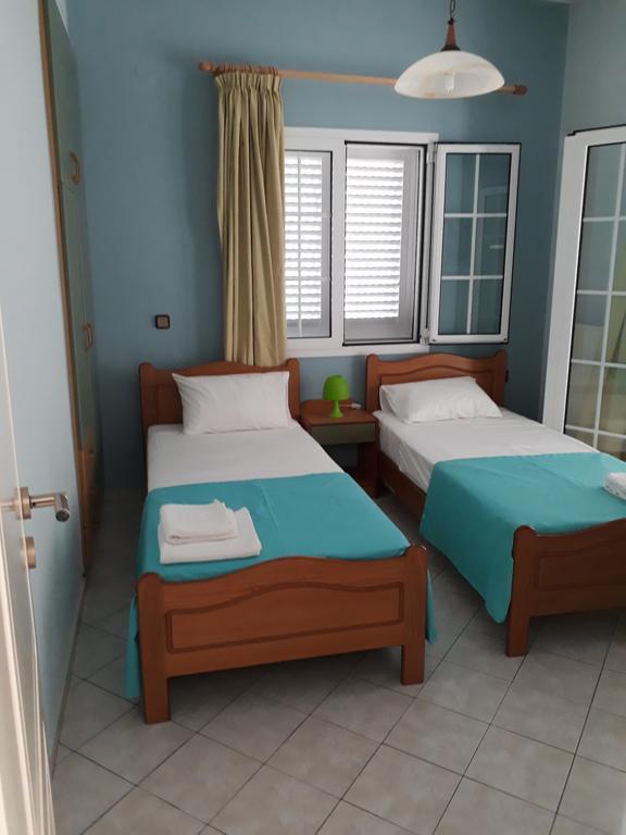 Stelios Apartments Istro Bagian luar foto