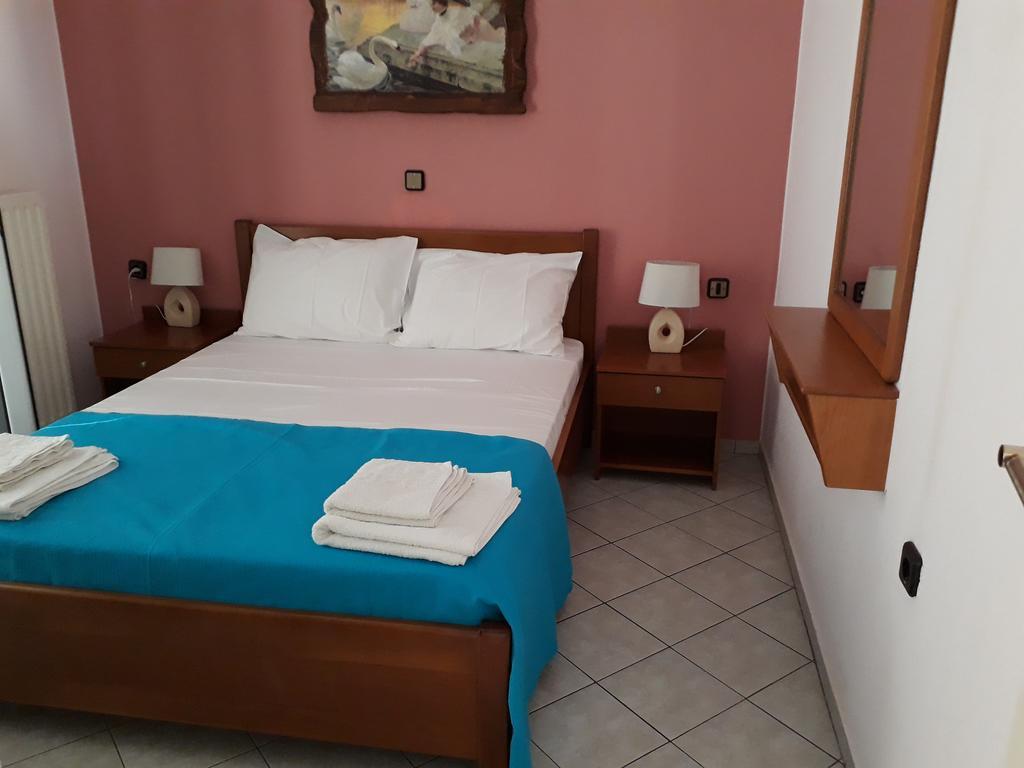 Stelios Apartments Istro Bagian luar foto