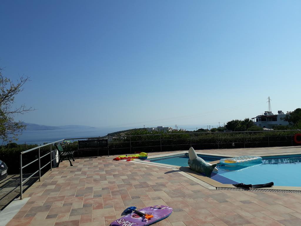 Stelios Apartments Istro Bagian luar foto