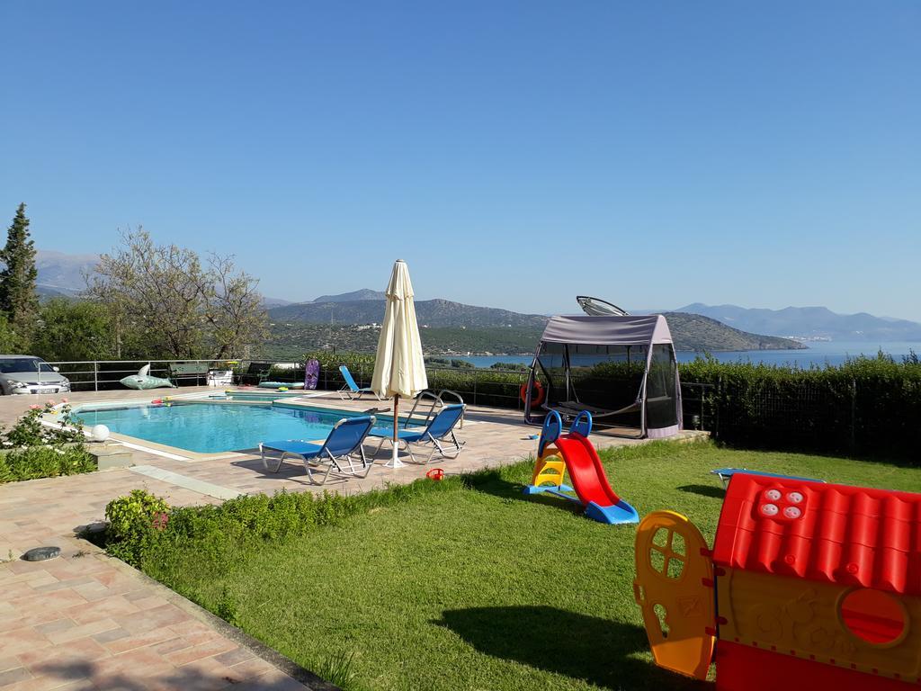 Stelios Apartments Istro Bagian luar foto